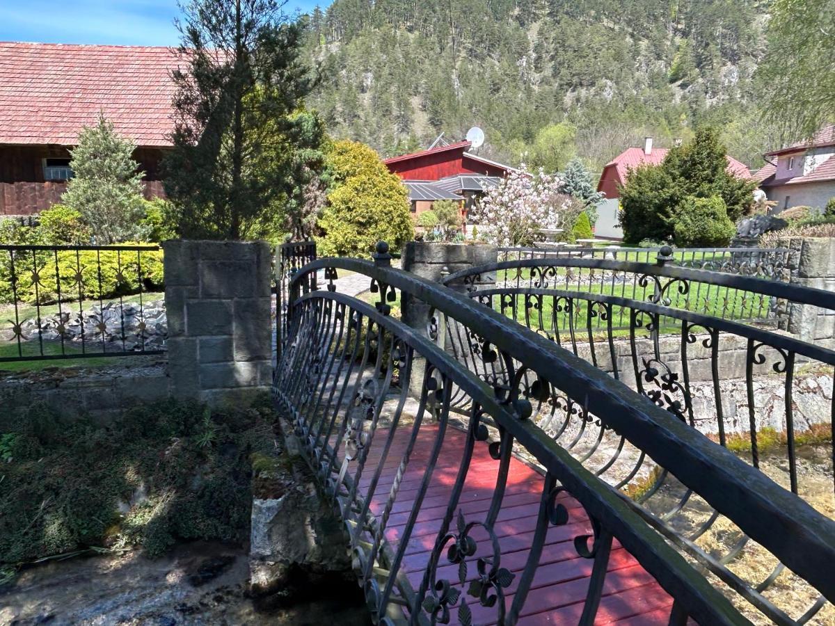 Penzion Encian Blatnica Eksteriør billede